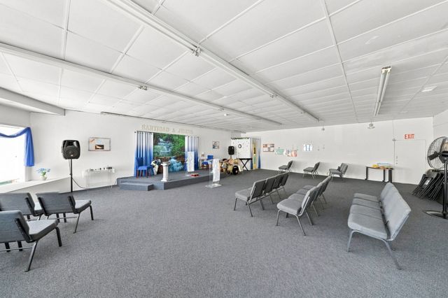 1467 S Main St, Fall River, MA 02724