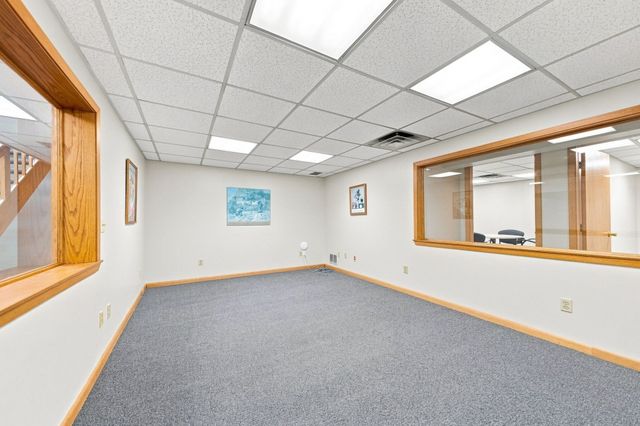 1467 S Main St, Fall River, MA 02724