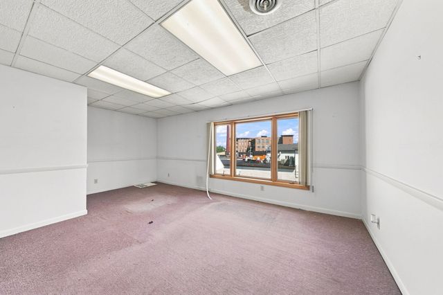 1467 S Main St, Fall River, MA 02724