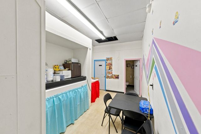 1467 S Main St, Fall River, MA 02724