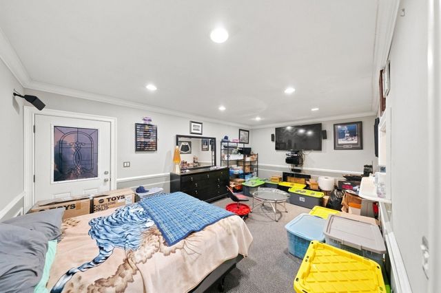1467 S Main St, Fall River, MA 02724