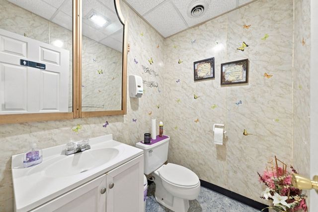 1467 S Main St, Fall River, MA 02724