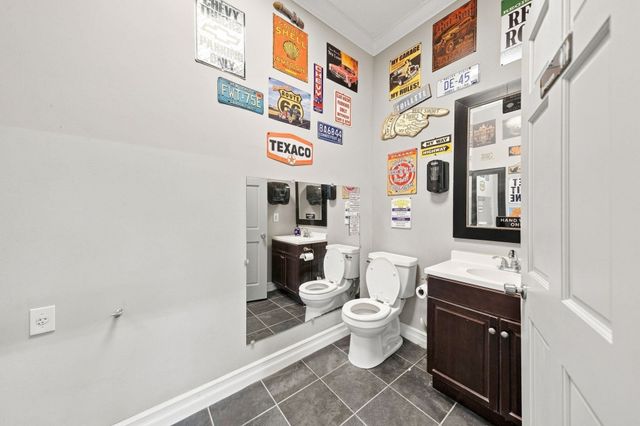 1467 S Main St, Fall River, MA 02724