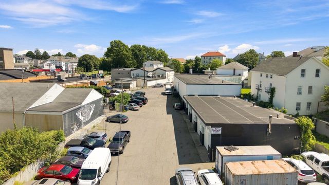 1467 S Main St, Fall River, MA 02724