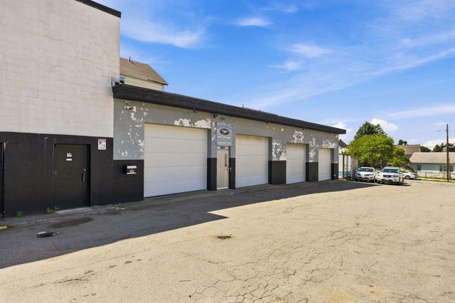 1467 S Main St, Fall River, MA 02724