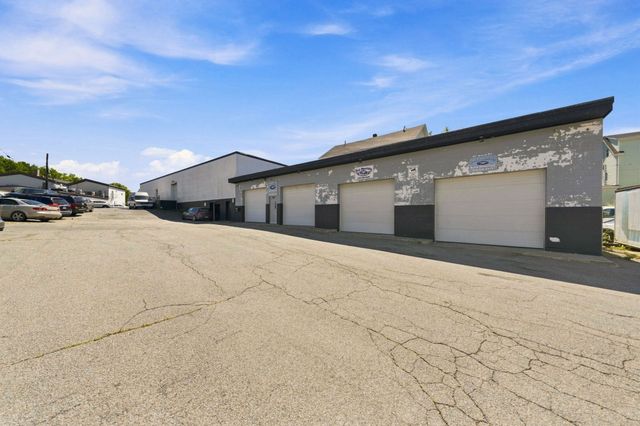 1467 S Main St, Fall River, MA 02724