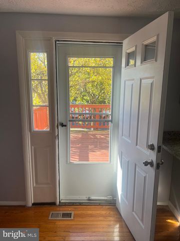 19426 BREEZEDALE LN, Germantown, MD 20876