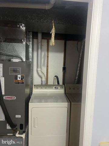 19426 BREEZEDALE LN, Germantown, MD 20876