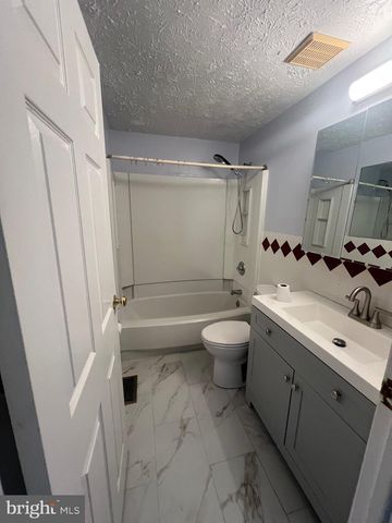 19426 BREEZEDALE LN, Germantown, MD 20876