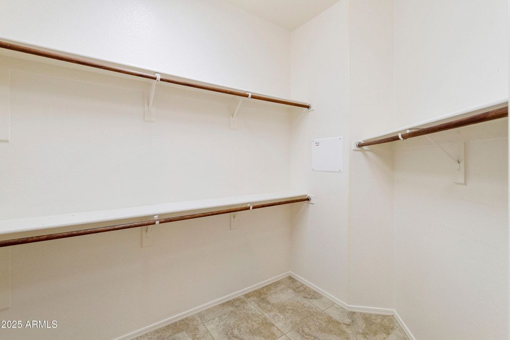 Image 17 of property listing at 4460 E Carob Drive, Gilbert, AZ 85298