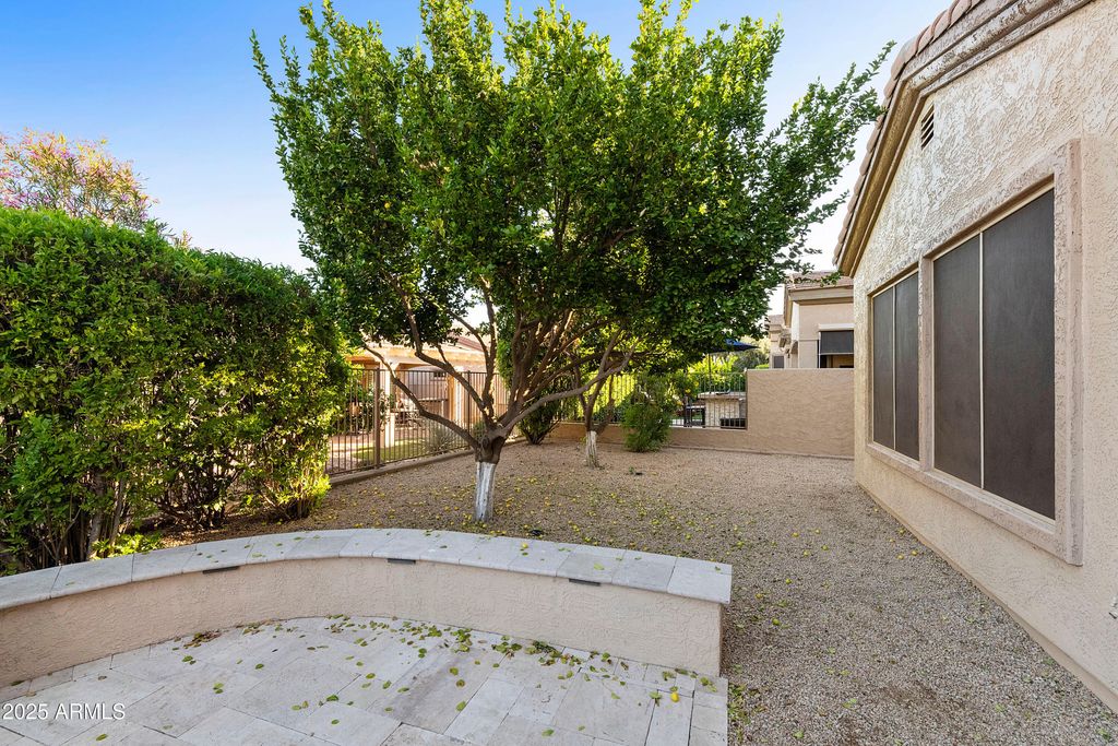 Image 23 of property listing at 4460 E Carob Drive, Gilbert, AZ 85298