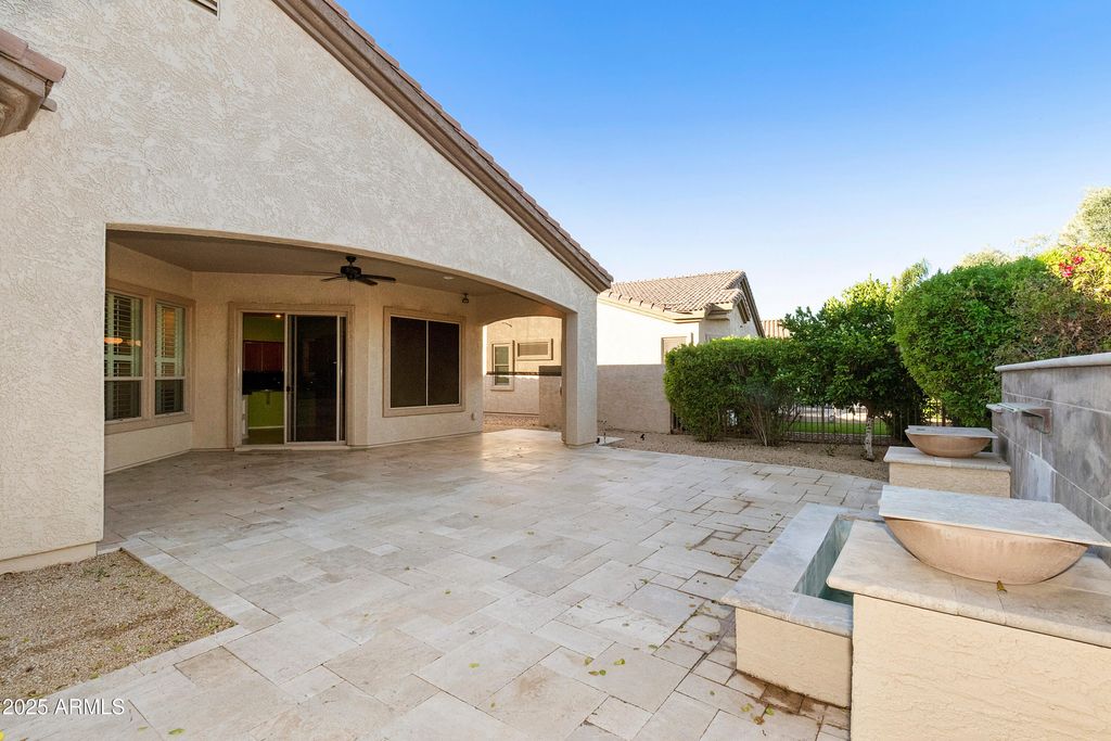 Image 24 of property listing at 4460 E Carob Drive, Gilbert, AZ 85298
