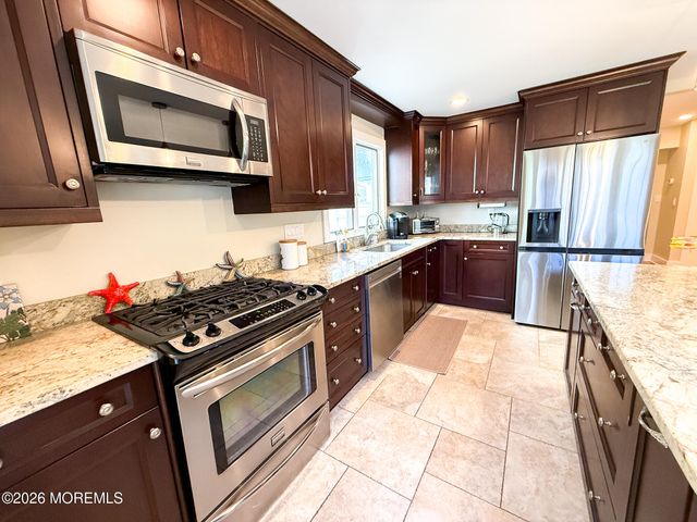 25 Ocean Avenue, Manasquan, NJ 08736