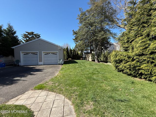 25 Ocean Avenue, Manasquan, NJ 08736