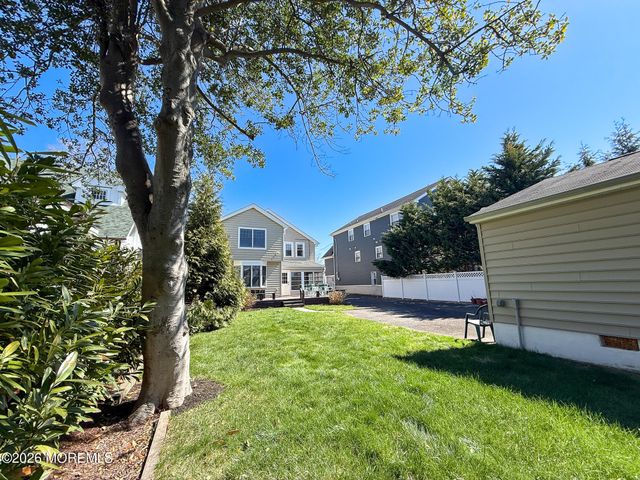 25 Ocean Avenue, Manasquan, NJ 08736