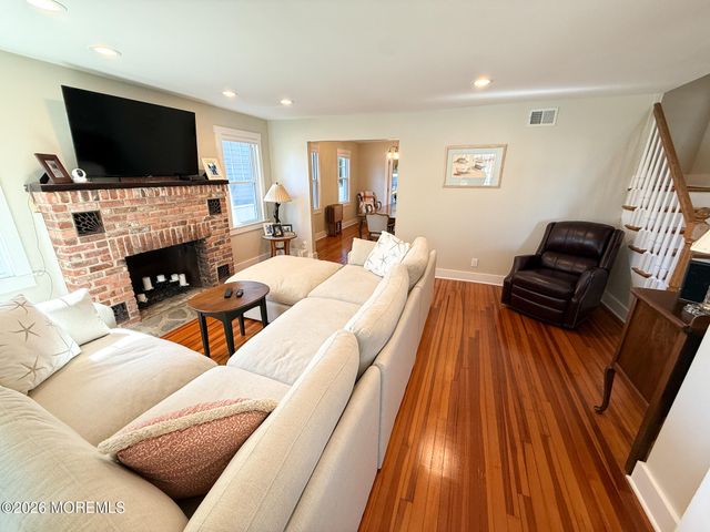 25 Ocean Avenue, Manasquan, NJ 08736