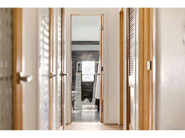 1360 S Dahlia St, Denver, CO 80222