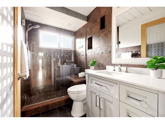 1360 S Dahlia St, Denver, CO 80222