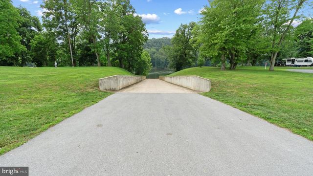 165 RAPPAHANNOCK RUN, Falling Waters, WV 25419