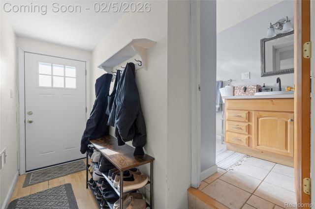 34628 Pardo Street, Westland, MI 48185