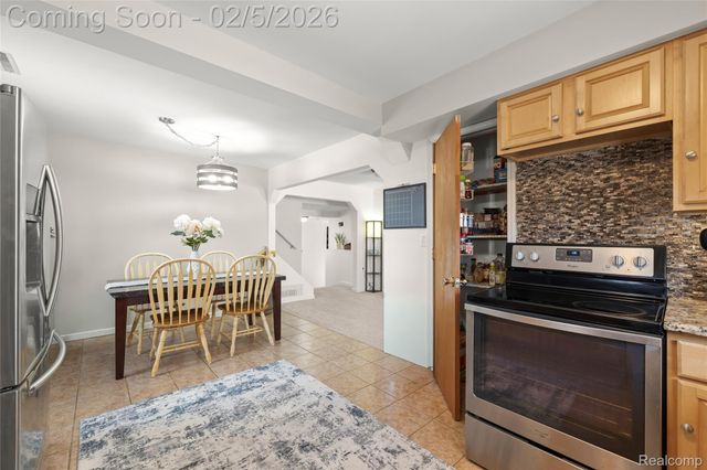 34628 Pardo Street, Westland, MI 48185