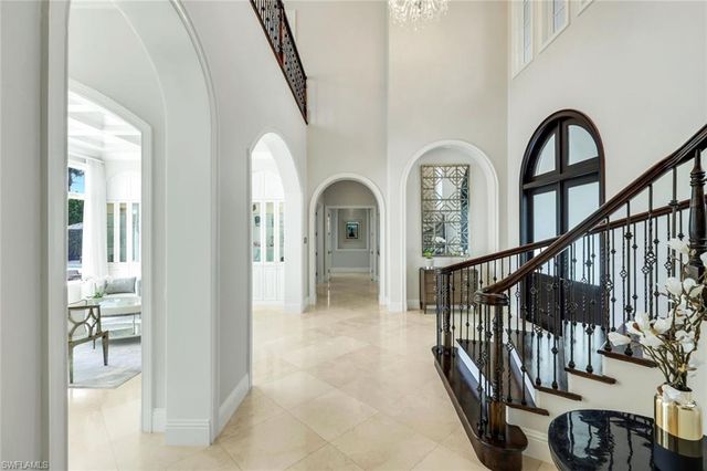 2558 Escada CT, Naples, FL 34109