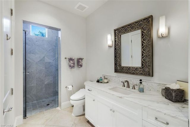 2558 Escada CT, Naples, FL 34109