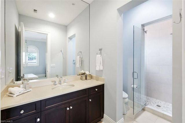 2558 Escada CT, Naples, FL 34109