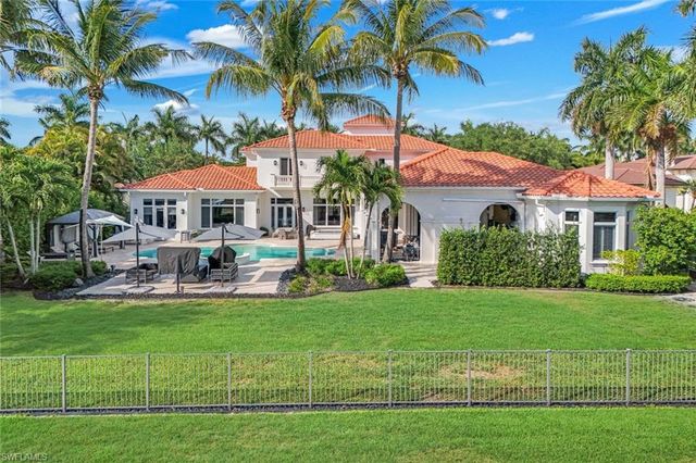 2558 Escada CT, Naples, FL 34109
