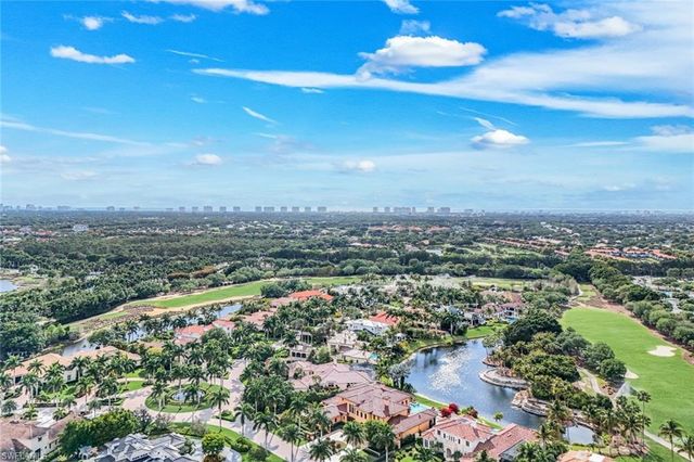 2558 Escada CT, Naples, FL 34109