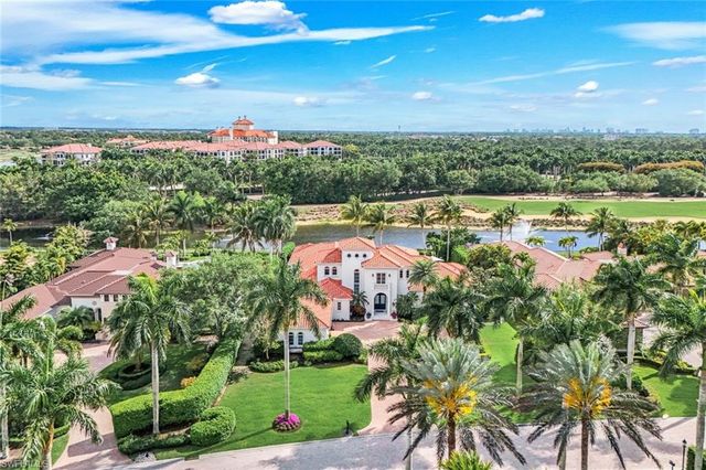 2558 Escada CT, Naples, FL 34109