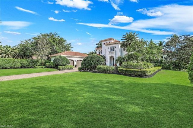 2558 Escada CT, Naples, FL 34109