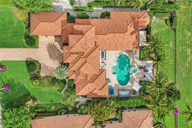 2558 Escada CT, Naples, FL 34109
