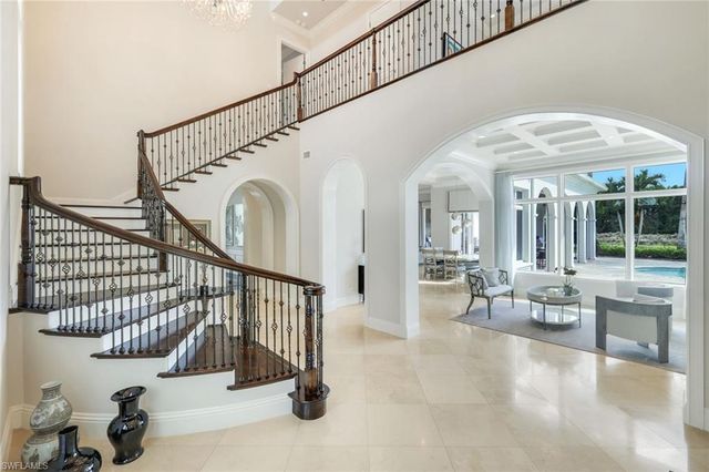 2558 Escada CT, Naples, FL 34109