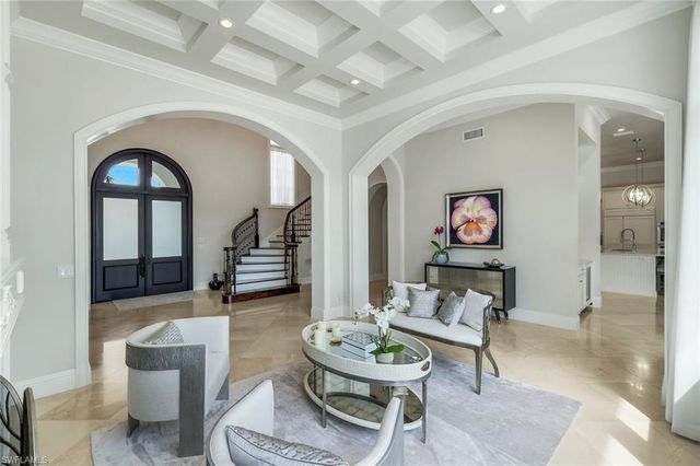 2558 Escada CT, Naples, FL 34109