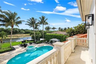 2558 Escada CT, Naples, FL 34109