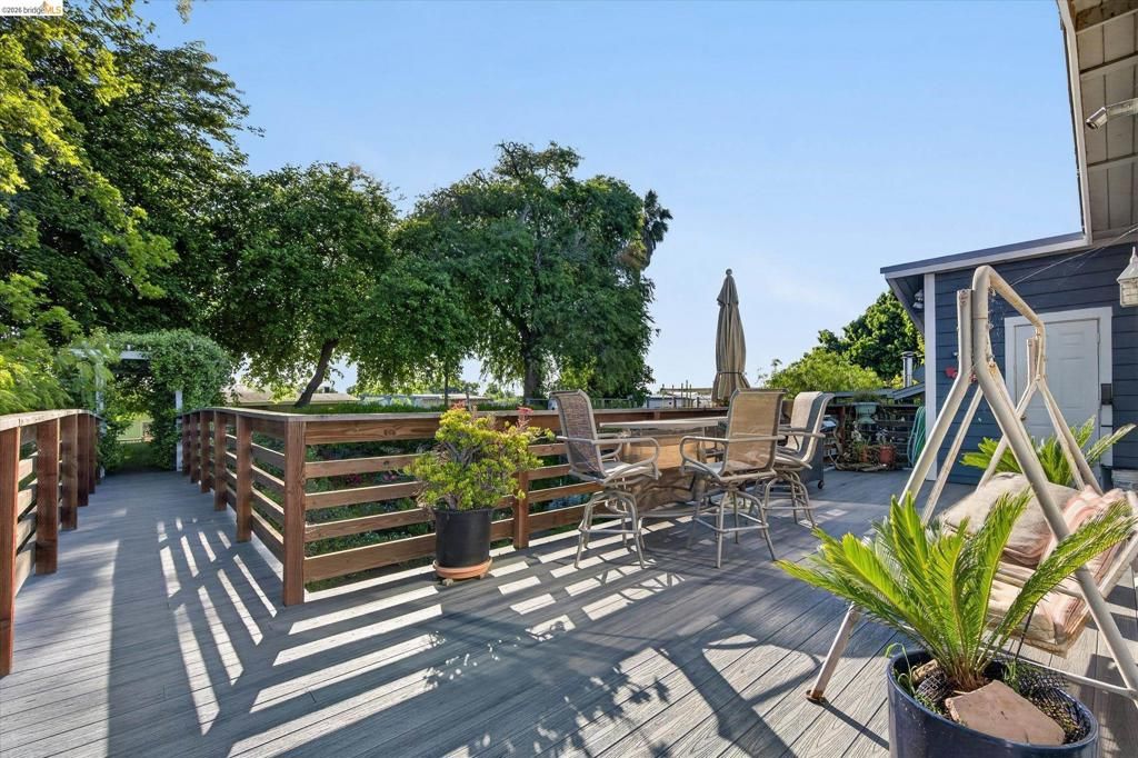 Image 19 of property listing at 5014 Sandmound Blvd, Oakley, CA 94561