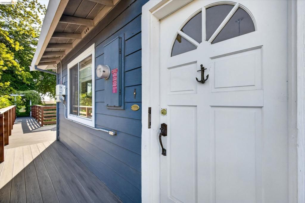 Image 2 of property listing at 5014 Sandmound Blvd, Oakley, CA 94561