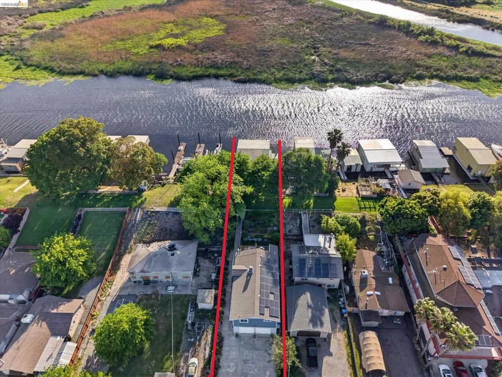 Image 3 of property listing at 5014 Sandmound Blvd, Oakley, CA 94561