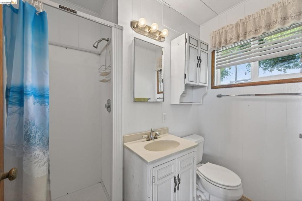 Image 32 of property listing at 5014 Sandmound Blvd, Oakley, CA 94561