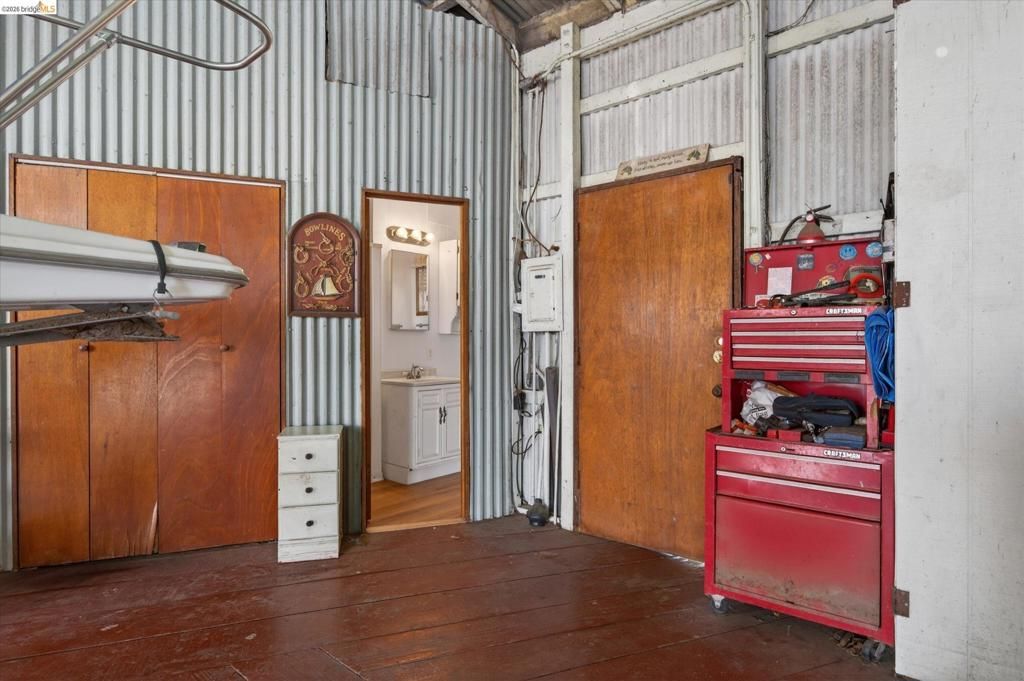 Image 33 of property listing at 5014 Sandmound Blvd, Oakley, CA 94561