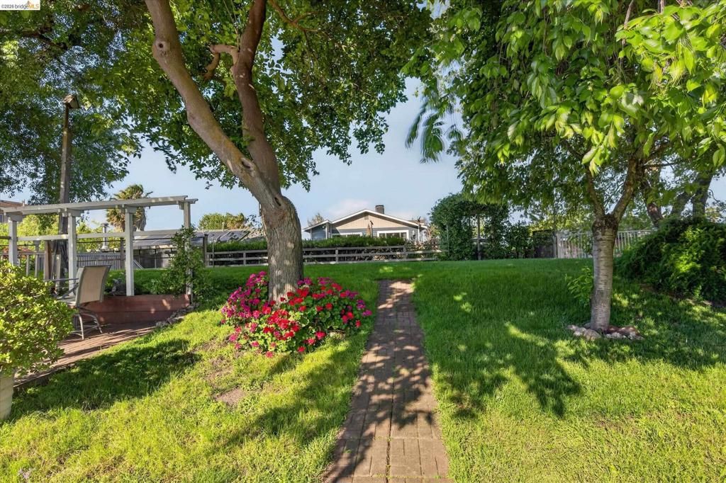 Image 38 of property listing at 5014 Sandmound Blvd, Oakley, CA 94561