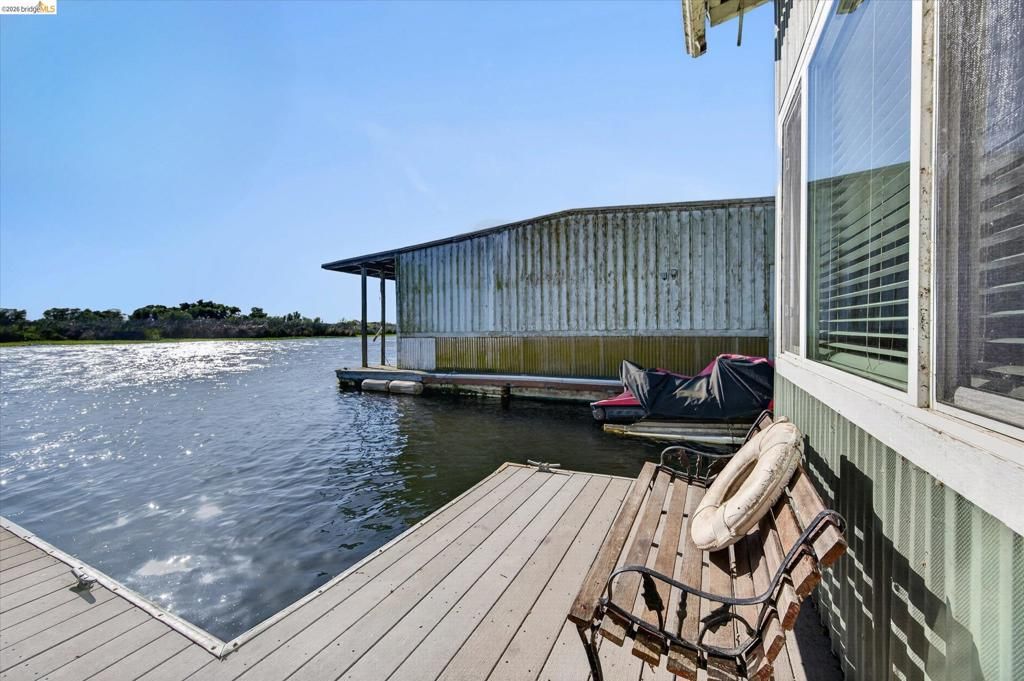 Image 4 of property listing at 5014 Sandmound Blvd, Oakley, CA 94561