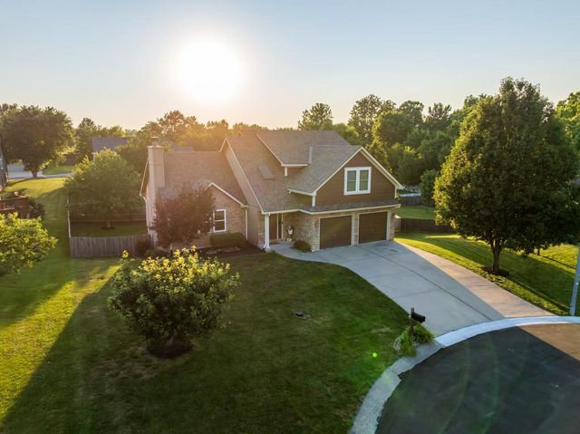 302 SW Bobcat Circle, Oak Grove, MO 64075