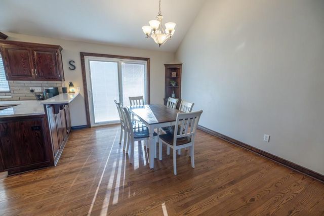 302 SW Bobcat Circle, Oak Grove, MO 64075