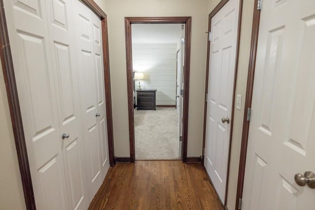 302 SW Bobcat Circle, Oak Grove, MO 64075