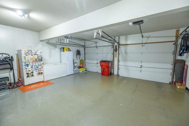 302 SW Bobcat Circle, Oak Grove, MO 64075