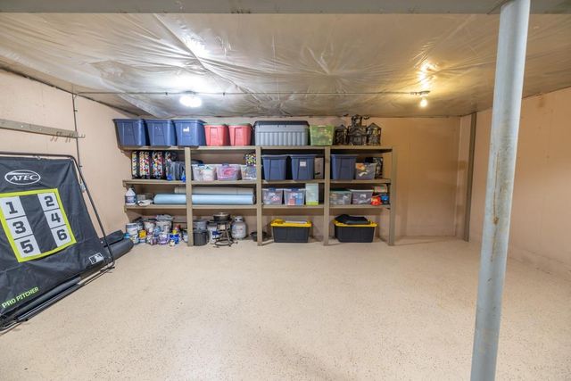 302 SW Bobcat Circle, Oak Grove, MO 64075