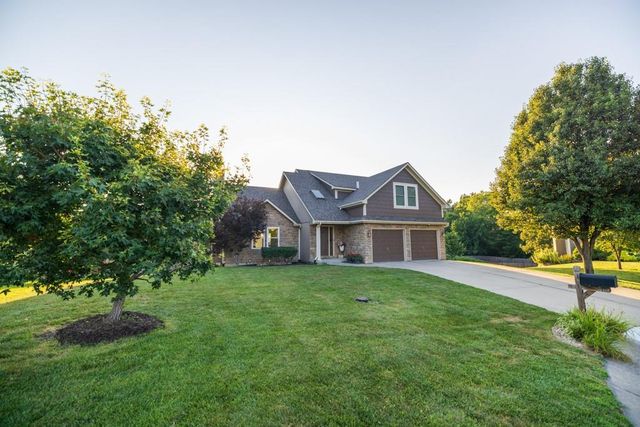 302 SW Bobcat Circle, Oak Grove, MO 64075