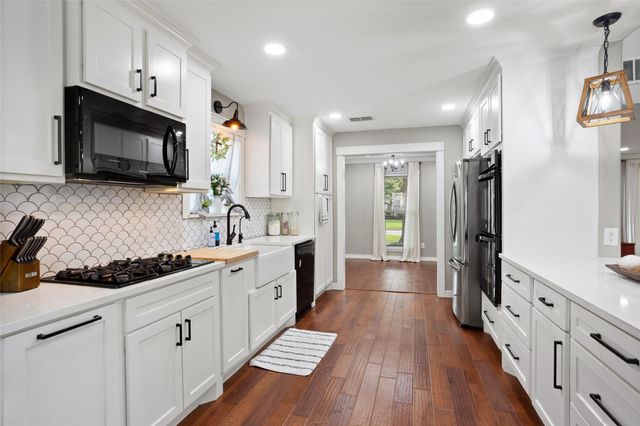 10103 Sagemill Drive, Houston, TX 77089